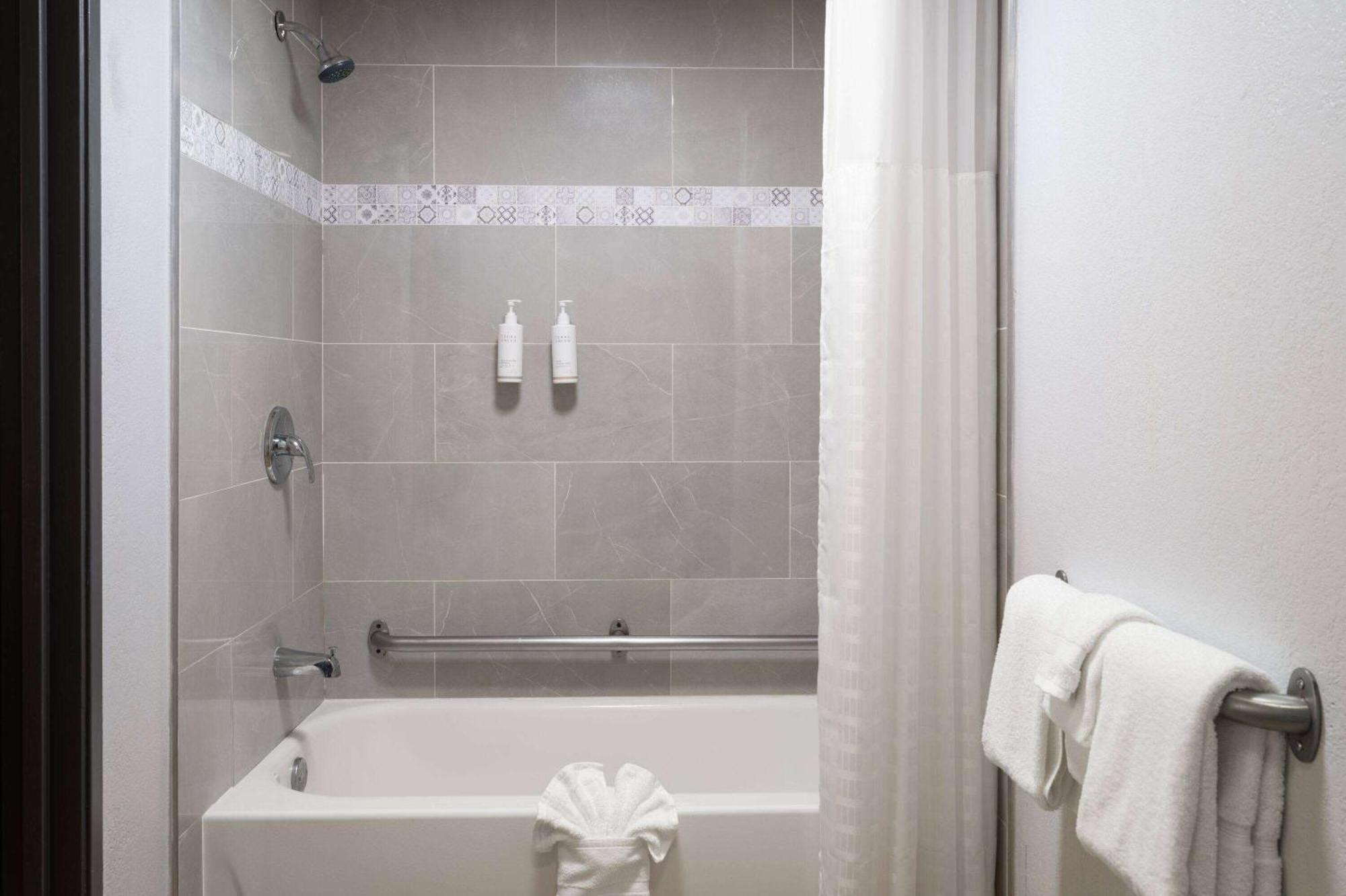 Days Inn By Wyndham Columbus Worthington المظهر الخارجي الصورة