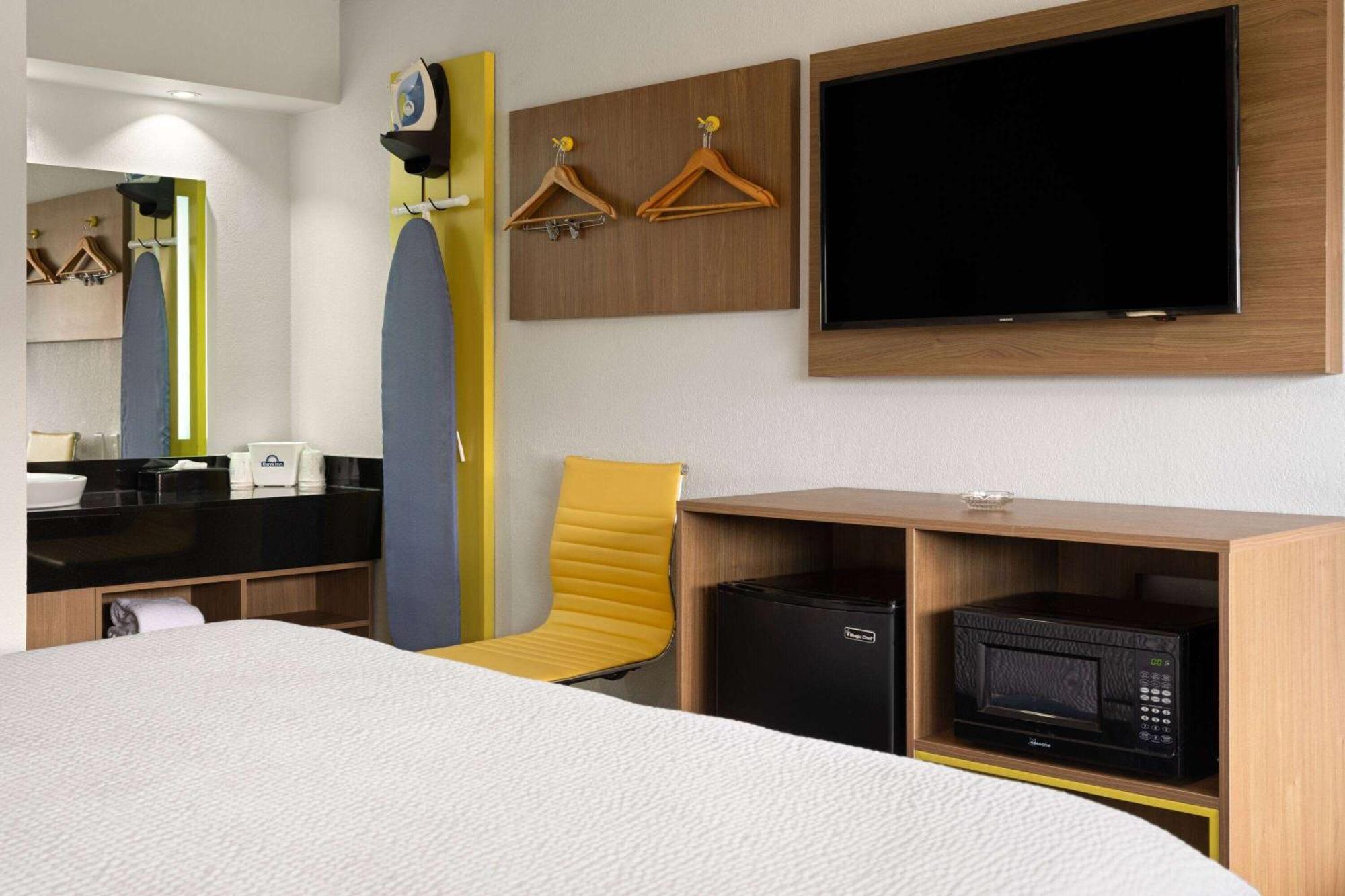 Days Inn By Wyndham Columbus Worthington المظهر الخارجي الصورة