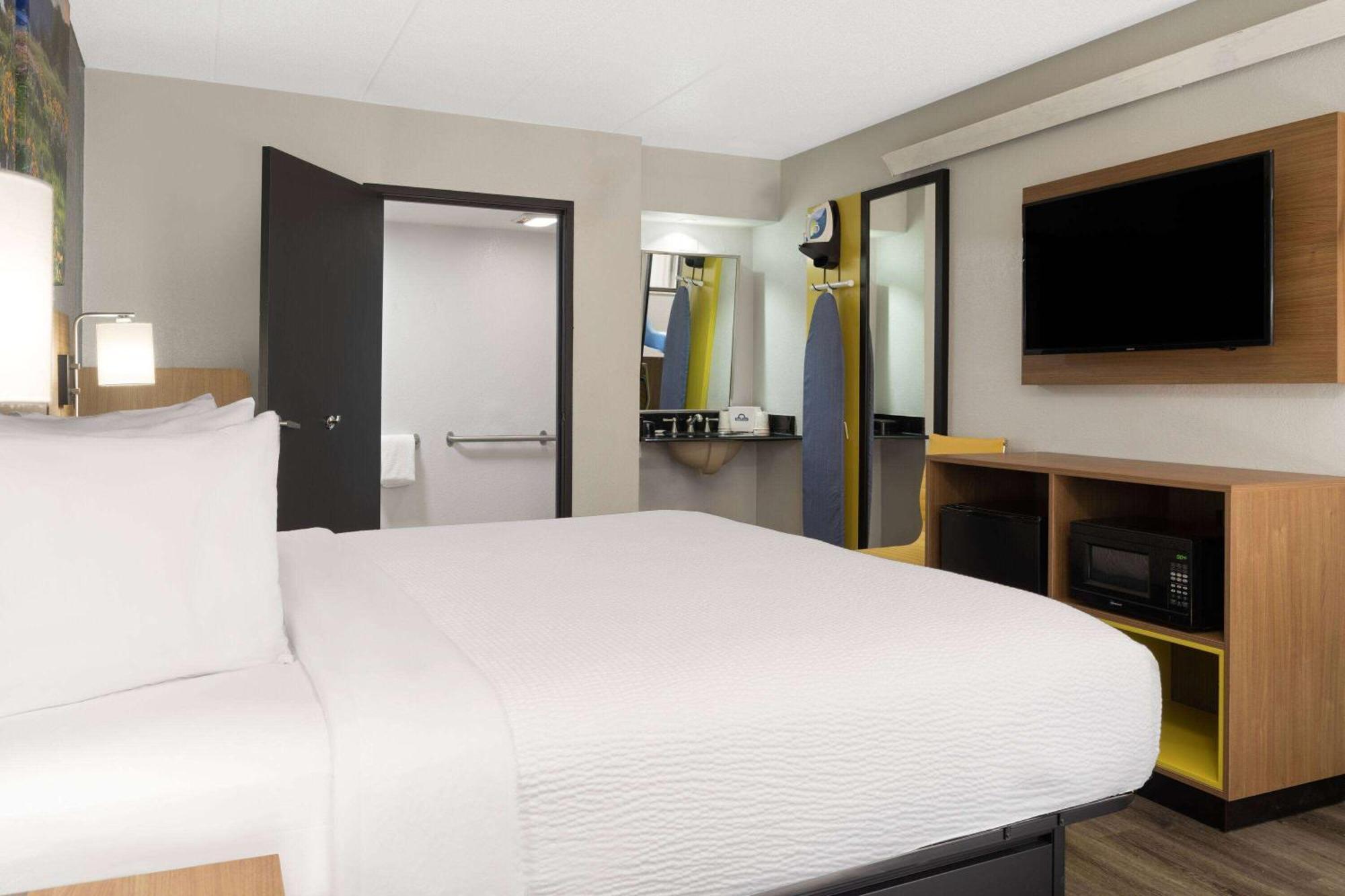 Days Inn By Wyndham Columbus Worthington المظهر الخارجي الصورة