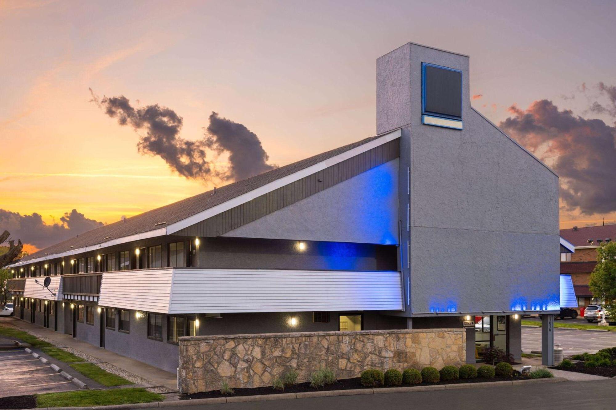 Days Inn By Wyndham Columbus Worthington المظهر الخارجي الصورة